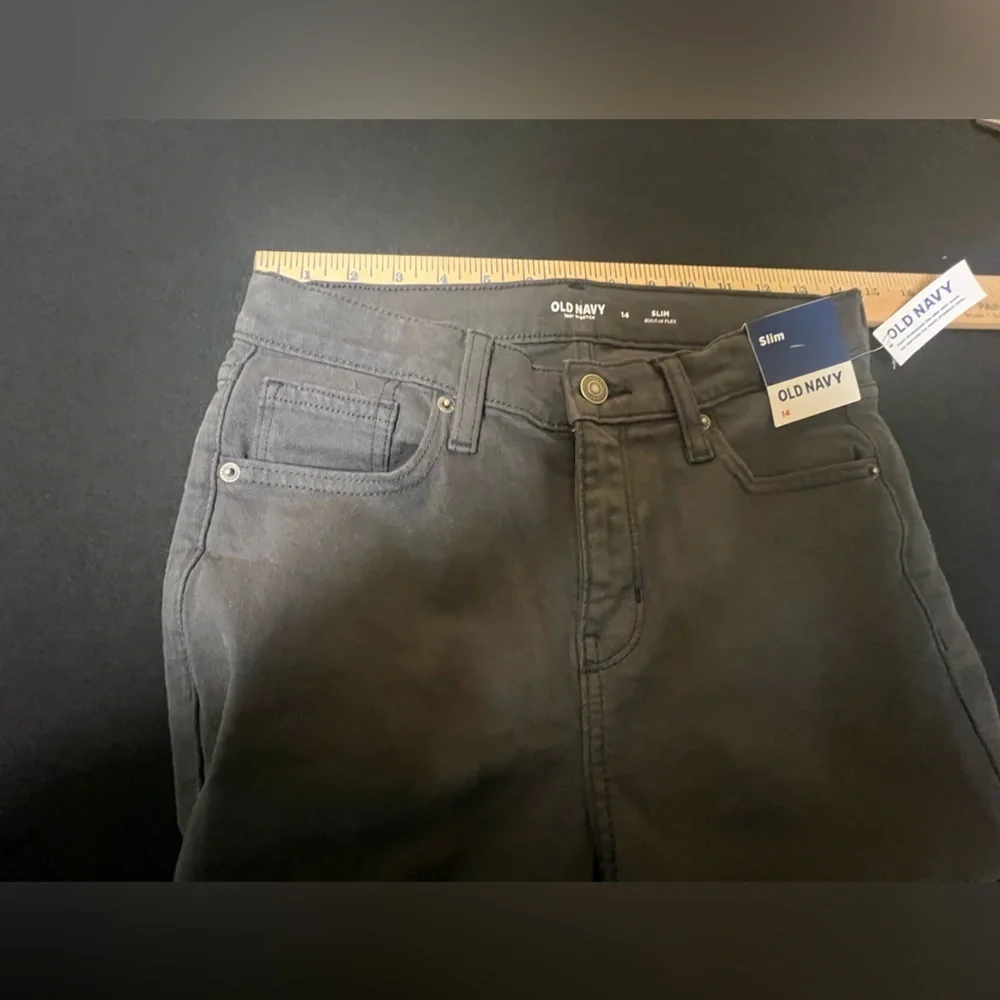 OLD NAVY BOYS CHARCOAL SIZE 14 SLIM BUILT-IN FLEX JEANS. NWT